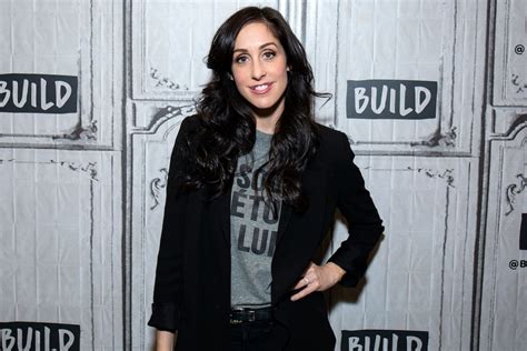 Fans Mock Workin Mom Star Catherine Reitman for。